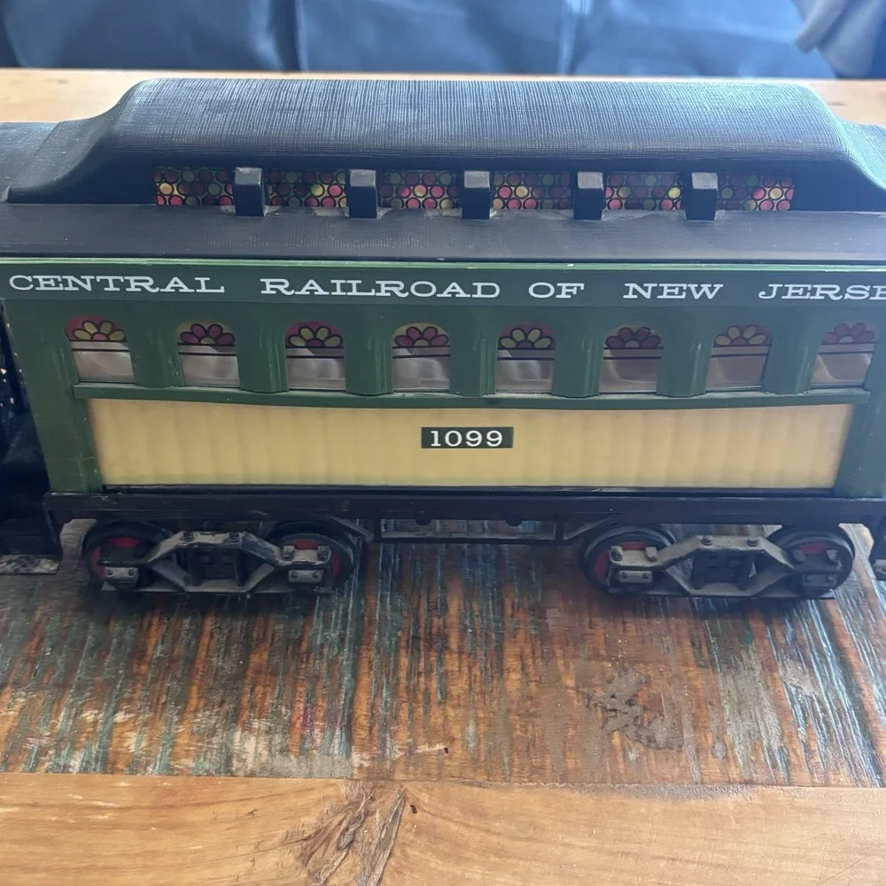 Vintage Jim Beam Green Train Passenger Car Decanter 1099 Central RR of NJ Empty
